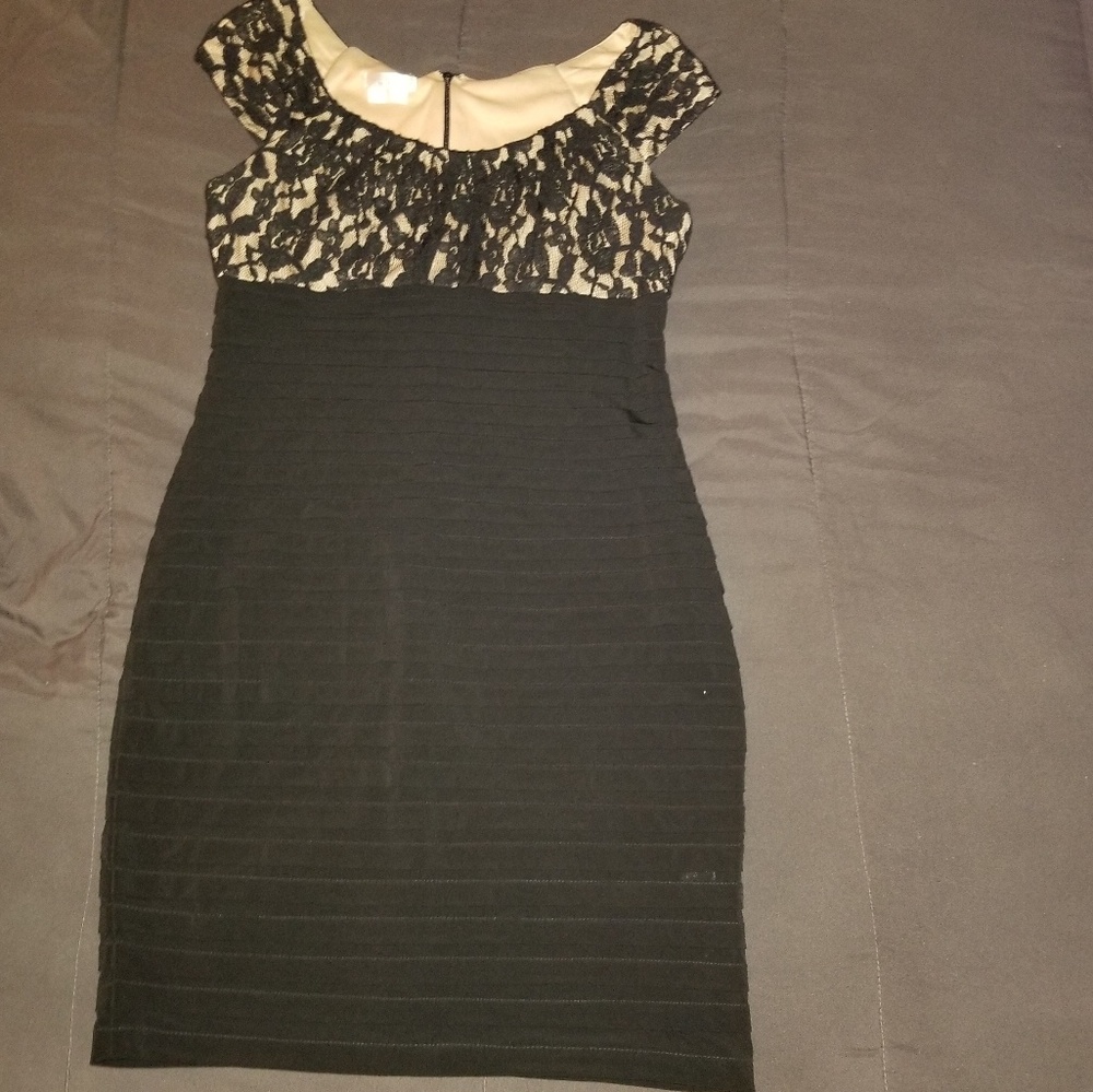 LONDON TIMES - Dress